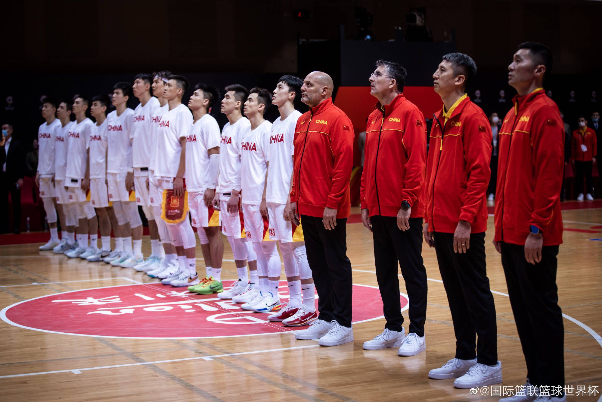 两人此次甜蜜携手，新鲜碰撞，令人期待值爆棚